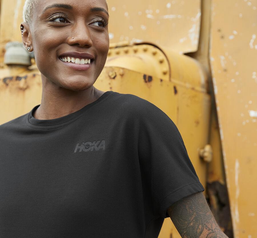 Hoka One One Womens Tee - Lifestyle - Black - FKCE65217